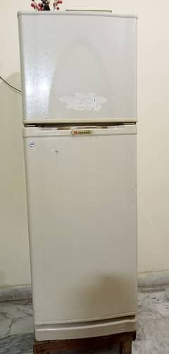 Medium size Dawlance fridge in Good condition