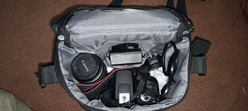 Canon eos 2000D 0