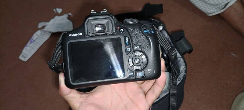 Canon eos 2000D 3