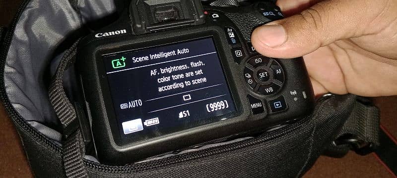 Canon eos 2000D 8