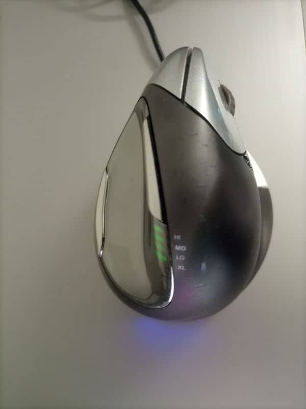 Evoluent Vertical Gaming Mouse 4 1