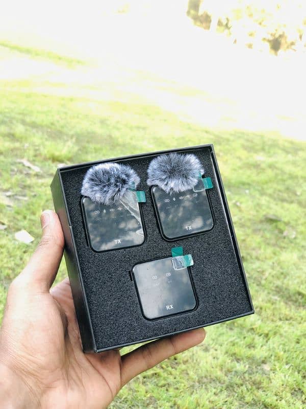 Wireless Microphone Dual Channel With Hand Microphone News, Vlog Mic 3