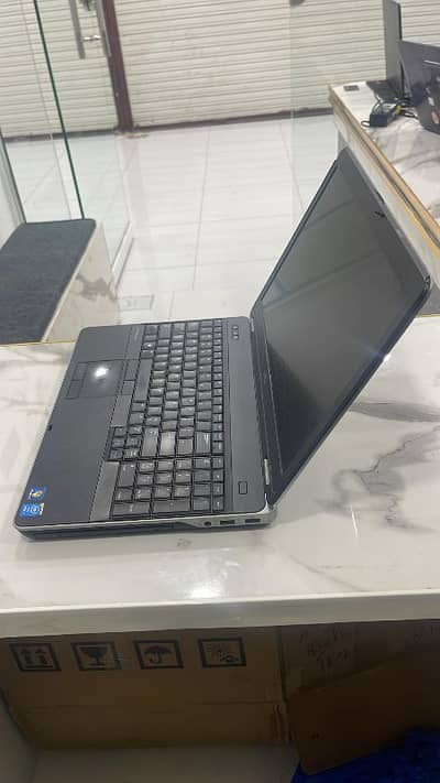 corei7 4th generation 4gb 128ssd +2 gb card