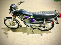 urgent for sale bike mn kesi qism ka koi msla nhi ha just buy & drive