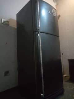 dawlance fridge mediam size