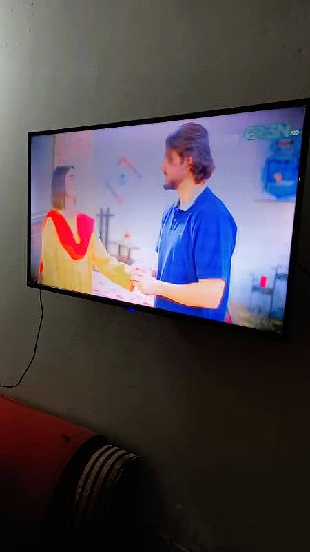 40 inch TCL LCD FOR SALE S6500 1