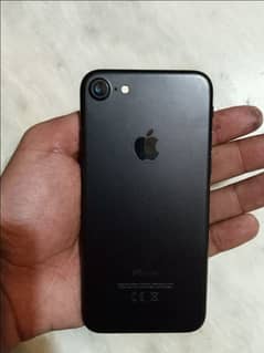 iPhone 7 32 gb original panel all okay bus fingerprint issue hai