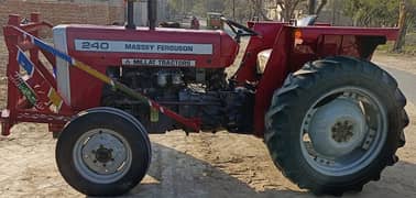 Massey Ferguson 240.