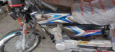 Honda 125 Black 24/25 Modal