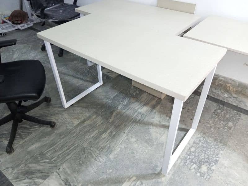 Brand New Modern Exactive Office Table / Computer / Laptop Tables 7