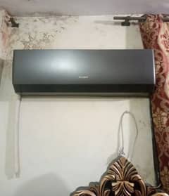 Gree Inverter For Sell 03190729084