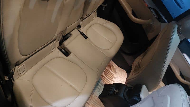 Bmw X1,X1 bmw top variant,Bmw X1 8