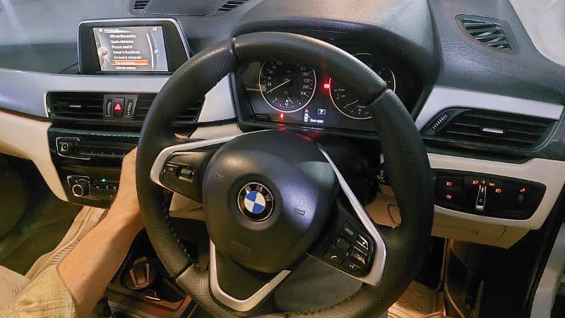 Bmw X1,X1 bmw top variant,Bmw X1 9