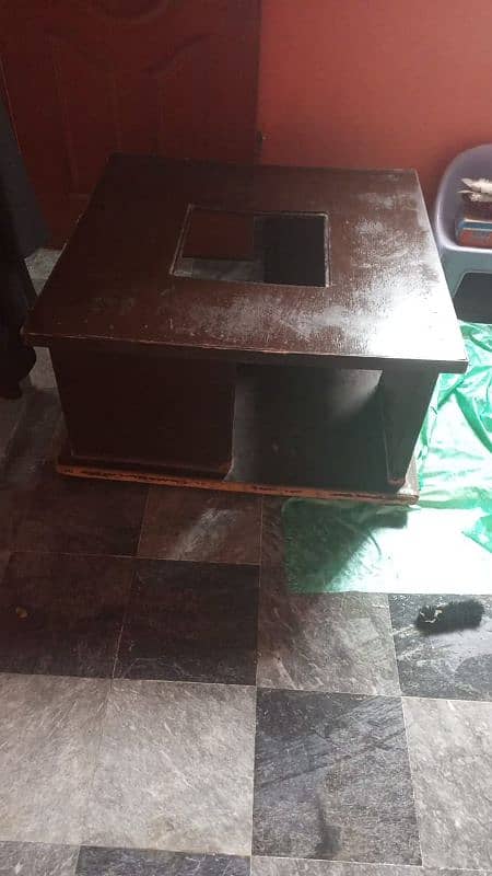 Center Table 0
