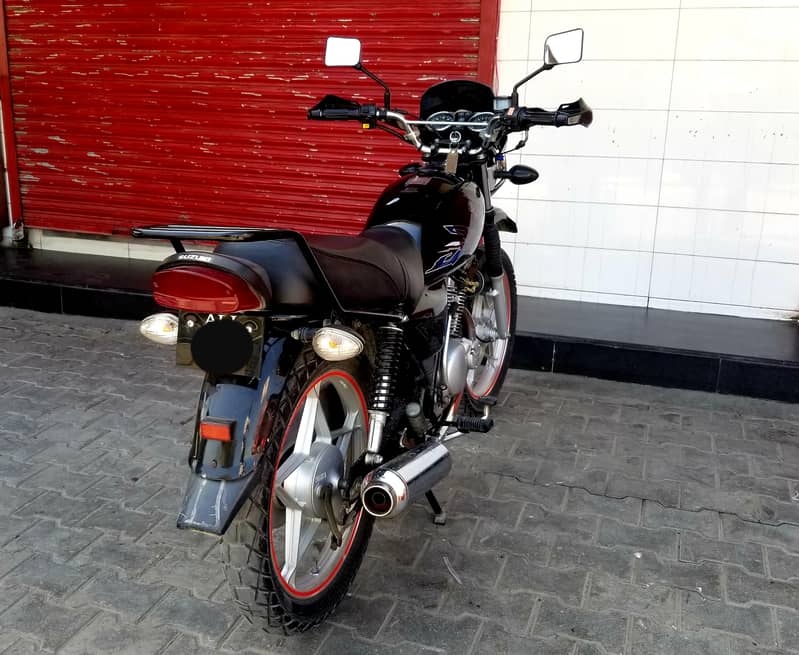 suzuki GS 150 SE 2022 3