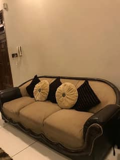 5 - Seater Sofa Set in Excellent Condition – Available for Sale!