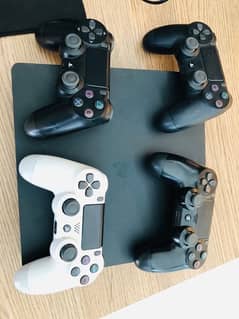 PS4 500GB With 4 Controllers