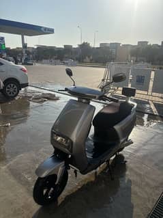 Scooty Evee C1 Pro