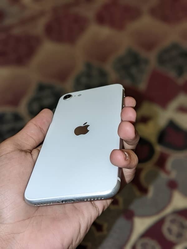 IPHONE SE 2020 0