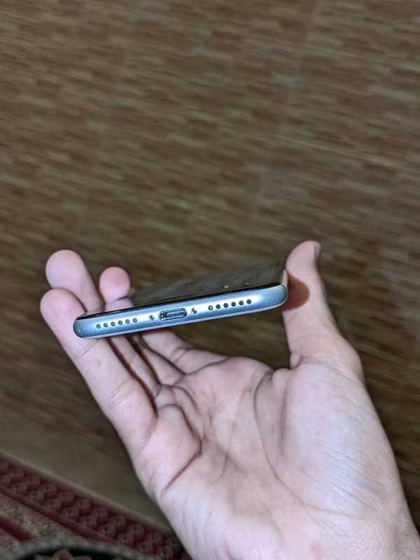 IPHONE SE 2020 3