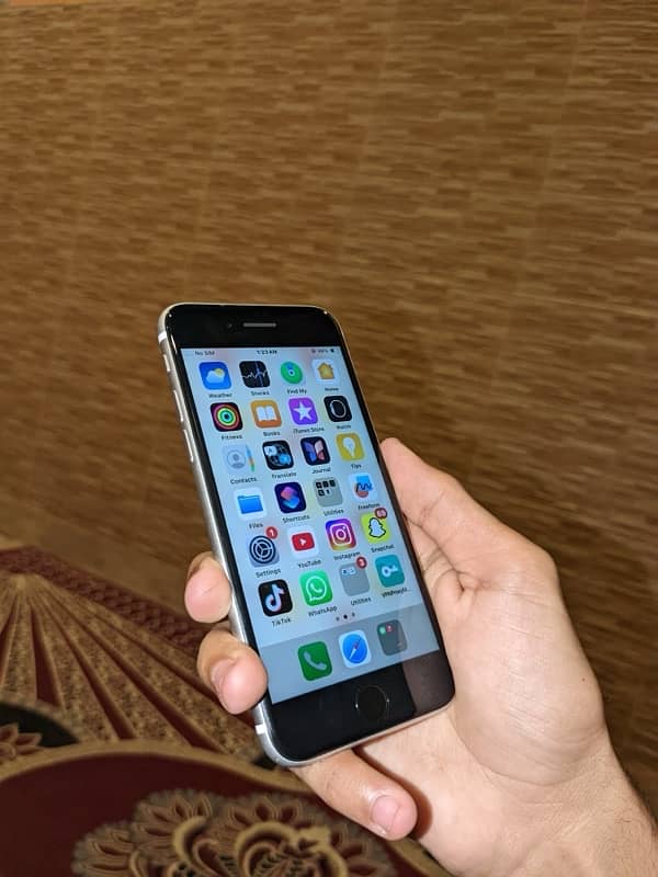 IPHONE SE 2020 4