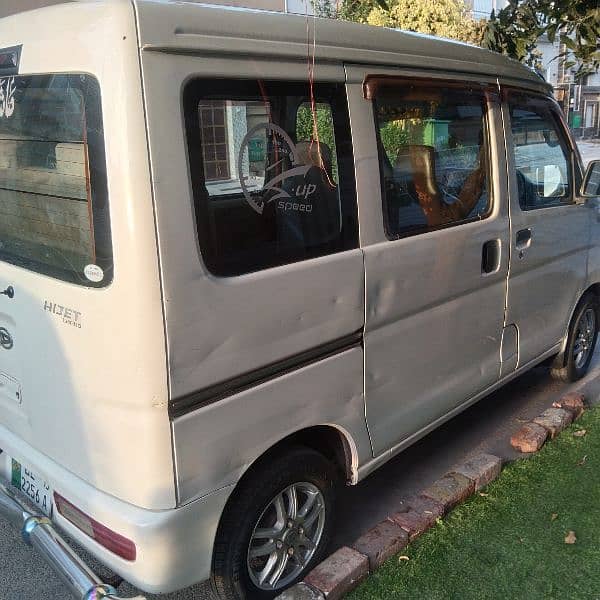 Daihatsu Hijet 2011 1
