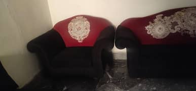 Used like new 3+2+1 seater sofa set in black and red color