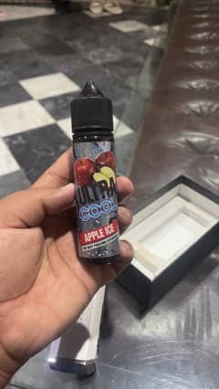 VAPE V6 100 watt with box saath 1 flavour bottle bhe hai