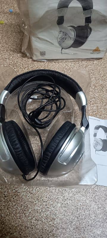 High-Performance Studio Headphone 0