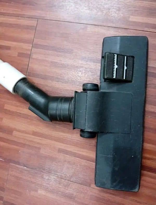 National Dry Vacuum Cleaner 2