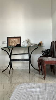 neat and clean dining table with chairs