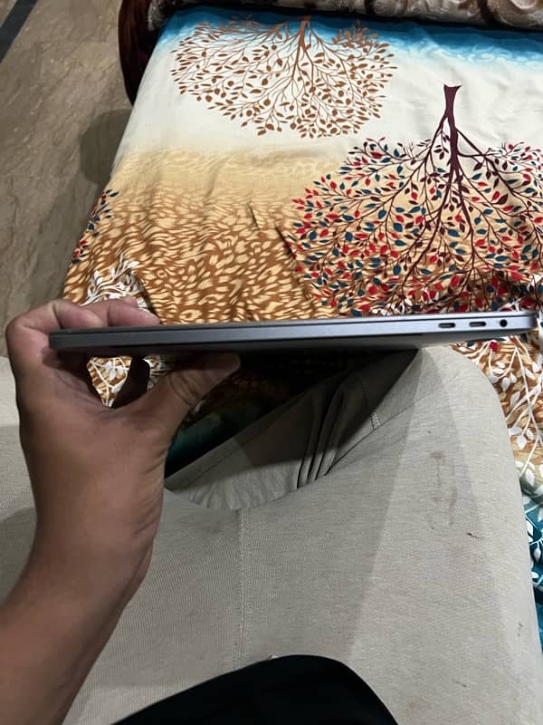 Macbook Pro 2017 Core i7 2.97 GHZ Processor 5