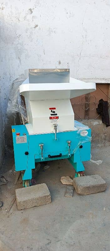 injection moulding machine 8