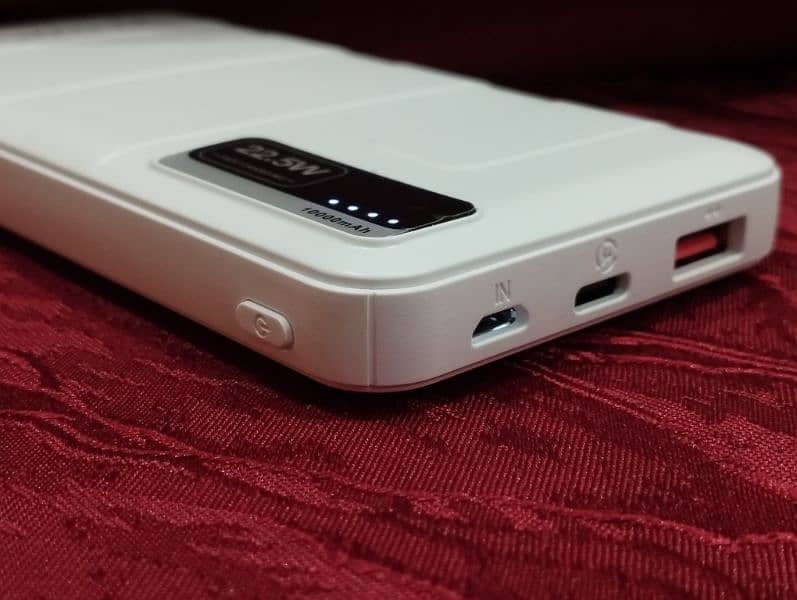 Power Bank 10000 mAh Fast Charging USB Type C 3