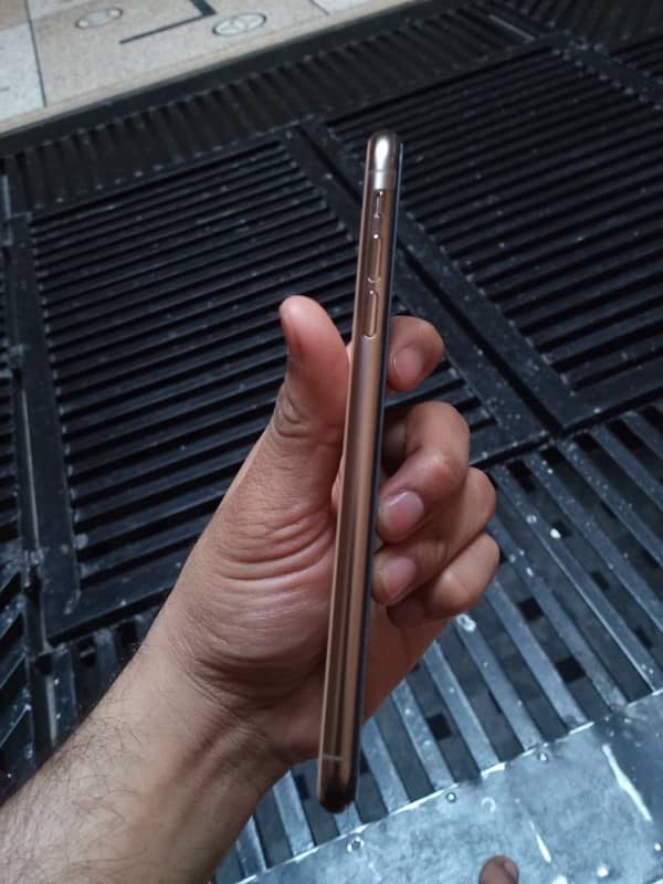 Iphone Xs Max 4