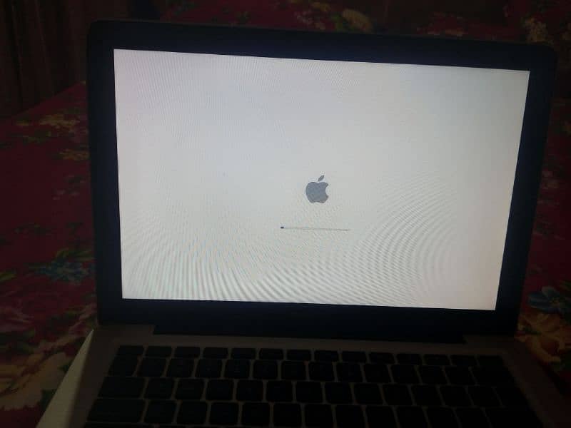 MacBook pro  13-inch (used) -Excellent Condition, 8GB RAM 1600MHZ DDR3 2