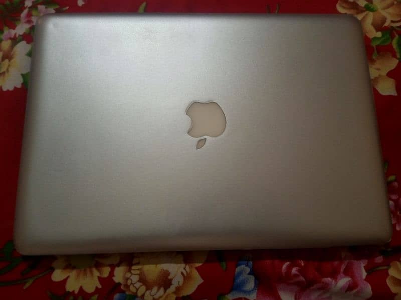 MacBook pro  13-inch (used) -Excellent Condition, 8GB RAM 1600MHZ DDR3 3