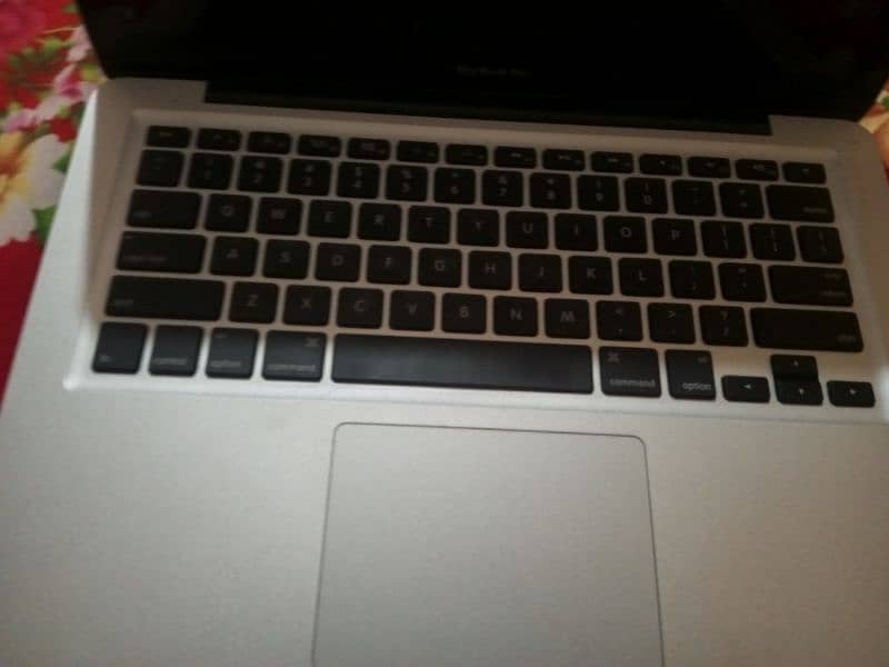 MacBook pro  13-inch (used) -Excellent Condition, 8GB RAM 1600MHZ DDR3 5