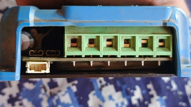 MPPT VICTRON CHARGE CONTROLLER 2