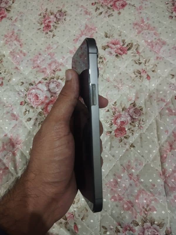 iPhone 13 Pro Max 256GB Non-PTA 4