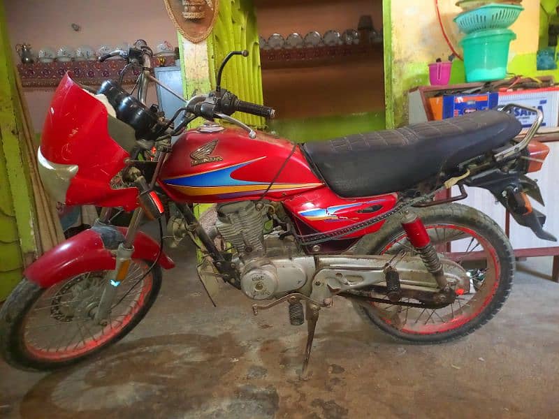Honda 125 deluxe Karachi Number Sealed Engine Urgent sale 3