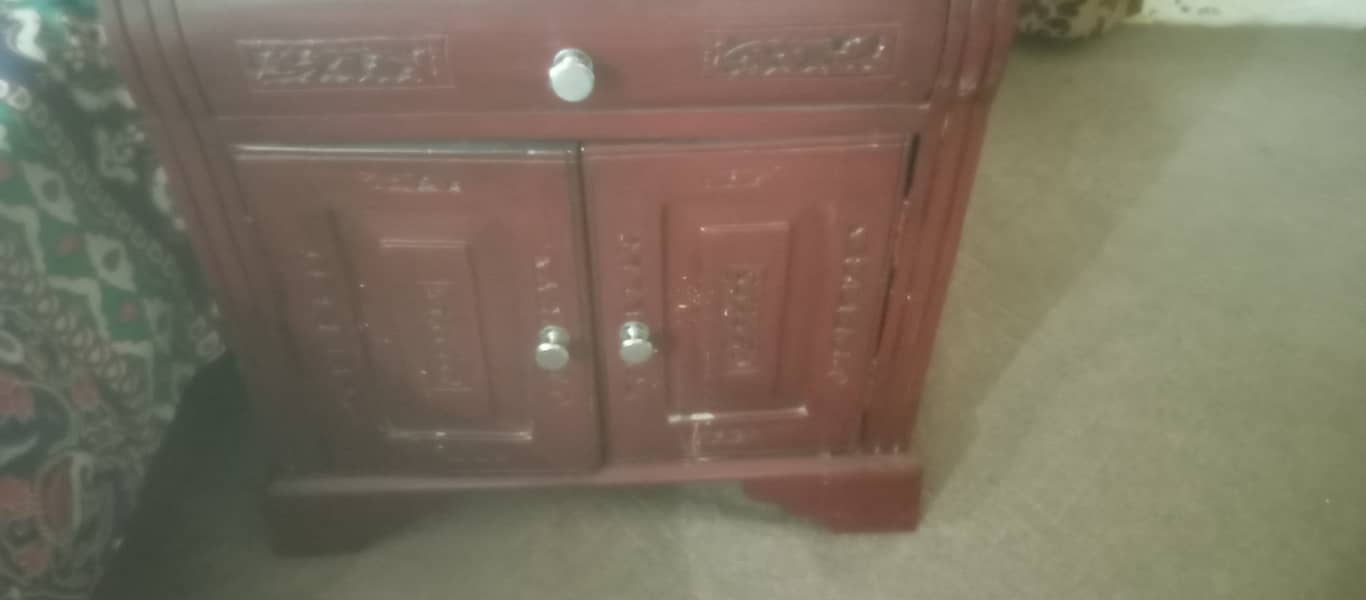 Bed with side tables for urgent sale 3