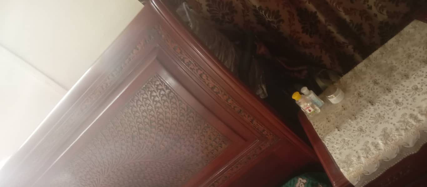 Bed with side tables for urgent sale 4