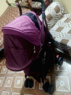 Baby pram/Stroller its look like new very easily foldable and light wt