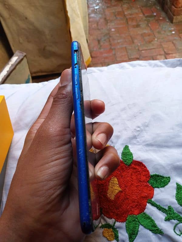 Realme  C2 3Gb32Gb  condishon 8/10. Ha Sirf Box Sat ha 2