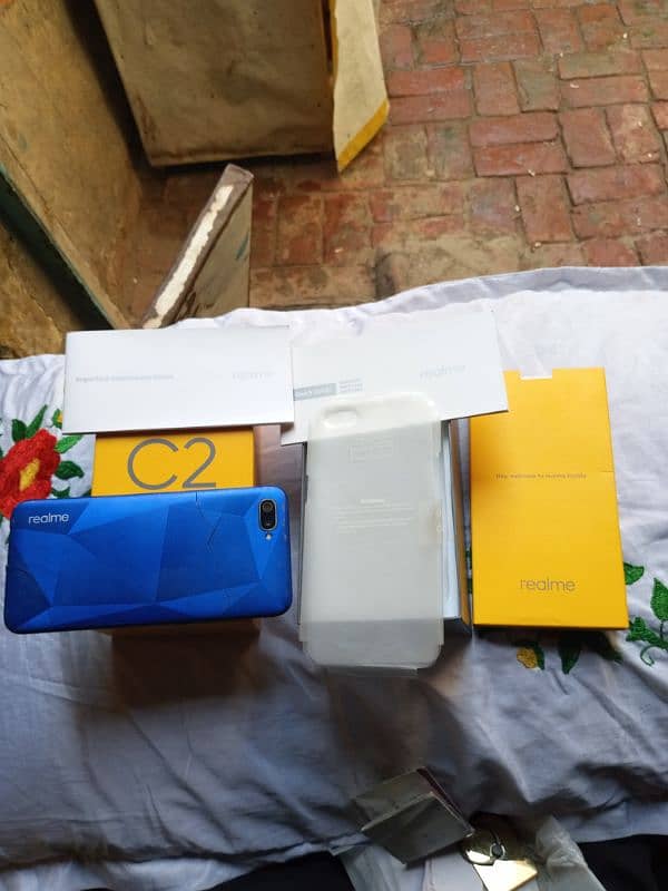 Realme  C2 3Gb32Gb  condishon 8/10. Ha Sirf Box Sat ha 7