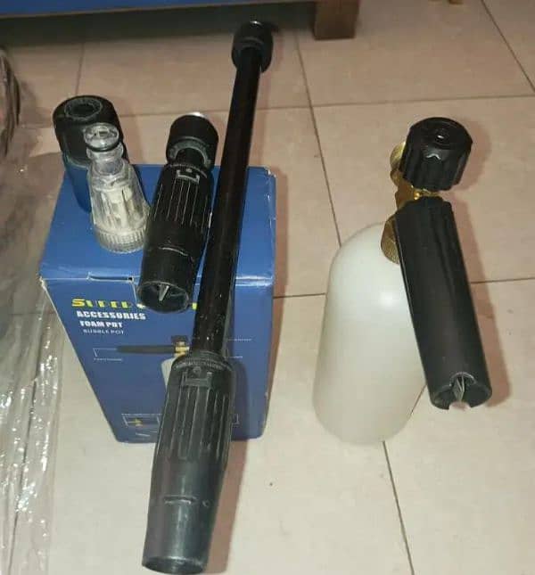 Hyundai 135 Bar Car Washer with Jet Foam Bottle 1