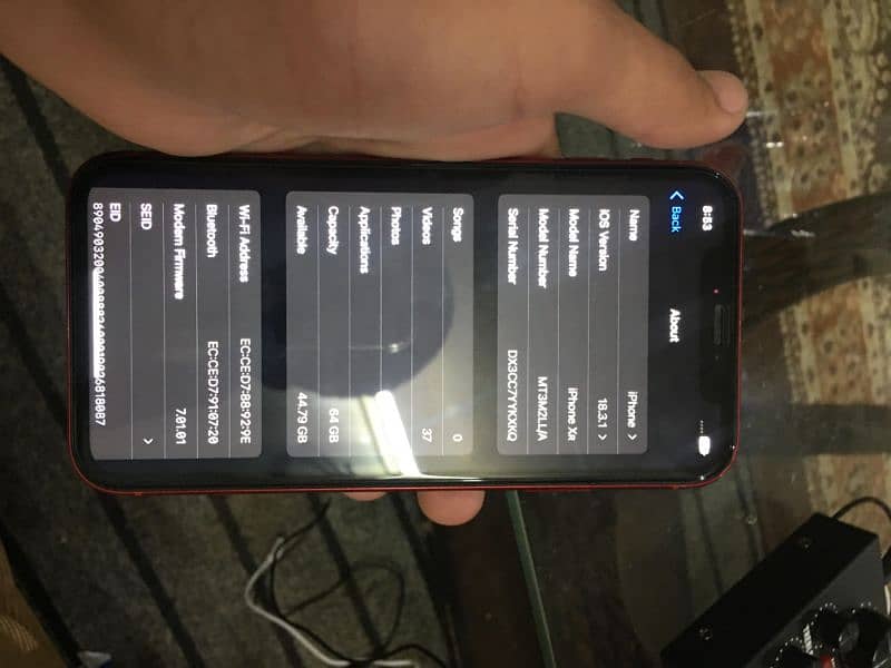 iPhone Xr red colour . 64 GB jv 1