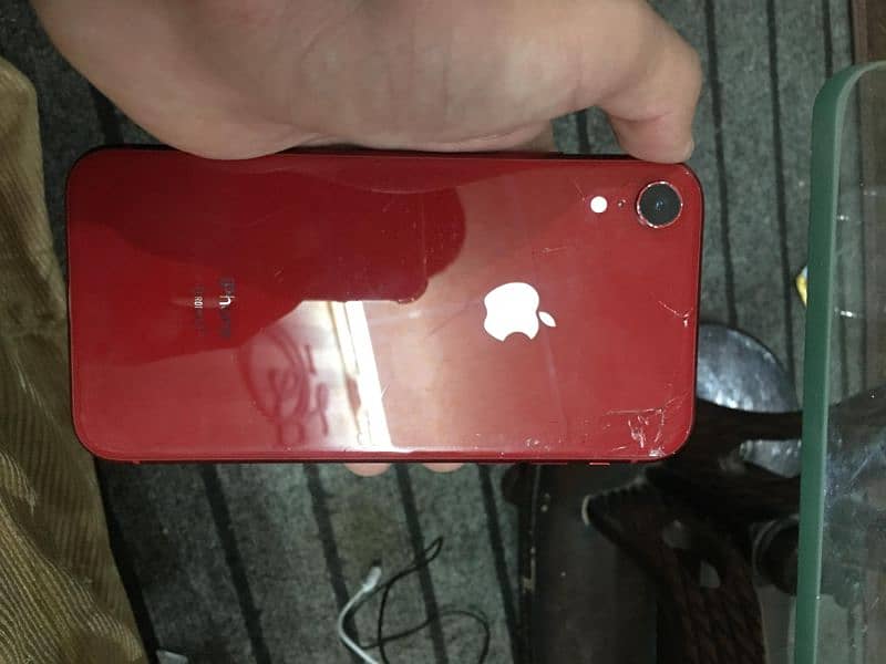 iPhone Xr red colour . 64 GB jv 4