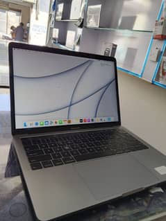 MacBook Pro 2018 i7 Processor 16GB Ram 512 Nvme SSD